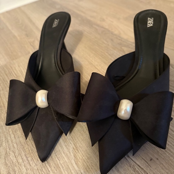 ZARA FAUX PEARL BOW HEELED MULES, size 40, BLACK - Picture 6 of 9